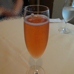 ムッシュ - ロゼのスパークリングワインをグラスで900円