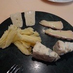 ムッシュ - チーズ盛り合わせ（2人前）1600円