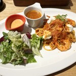 むさしの森珈琲 - モッツァレラチーズと海老のトマトソース