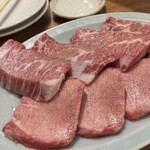 炭火焼肉ホルモンさわいし - 
