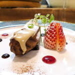 バール トレンタ トレ - ハードめの焼き加減で、手作りの焼き菓子に近いイメージ