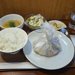 キッチン ブルー グローブ - 鱈とあさりと野菜のカルトッチョ