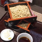 鵠沼海岸 蕎麦兄 - せいろ蕎麦（980円）。