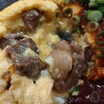 Ｇ.Ｍ.Ｊ. - 牛スジオムレツ デミグラスソースがけ