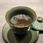 USHIGORO S. - トリュフと鹿児島県産スッポンの牛コンソメ