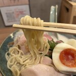 うまそうなラーメン屋 - 麺の雰囲気