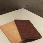 ブノワ・ニアン 銀座 - クッキー缶24枚入 2500円(税込)