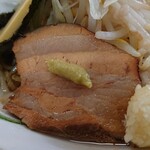ラーメン金子 - チャーシューにはワサビ(  ˶'꒳'˵ )♡