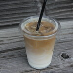 ライオンカフェ - ドリンク写真:アイスカフェラテ
