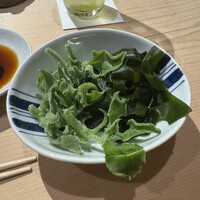 鮓 村瀬 - 珍しいアイスプラントとわかめのサラダ