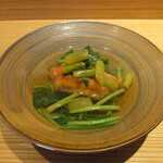 好日 - 揚げ物 ：千葉の金目鯛の揚げ出し。みぶなと花山葵のお浸しが添えられています。