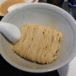 弘明寺丿貫 - 味に男子込みの濃厚つけ蕎麦の麺