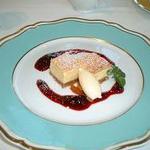 レストラン ファロ 資生堂  - デザートはチーズケーキ