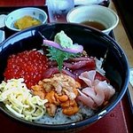 海鮮処森田 - 三色丼