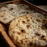 モレーナ - 焼きたてのチャパティ（200円）