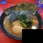 家系総本山 吉村家 - ラーメン 並盛・味玉