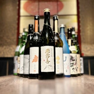 取り扱い銘柄常時100種類の日本酒を料理に合わせてご提供