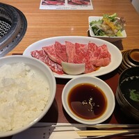 焼肉 しんうち 神楽坂 - 