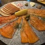 QUAYS pacific grill - 