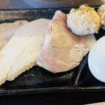 麺処 一心 - 特製トッピング別皿できます。