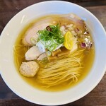 麺処 一心 - 金の鶏そば(特製トッピング載せる前)