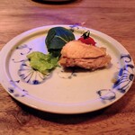 炭焼創彩鳥家 人見 - 『お通し1人660円税込』（もも肉とグリルした野菜）