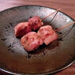 炭焼創彩鳥家 人見 - 『もも塩（250円税込）』