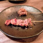 炭焼創彩鳥家 人見 - 『そりれす（250円税込）』『せせり（250円税込）』