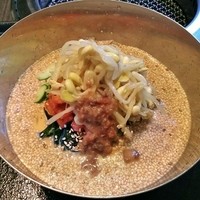 和牛焼肉 土古里 浅草店 - もやしタップリ担々冷麺