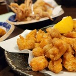 えびす - なんこつの唐揚げ。コリコリとしていて塩加減は優しめ
