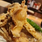 えびす - かれいの唐揚げ。骨まで付いてて、幅広くかれいを楽しめます♪（唐揚げばっかり）