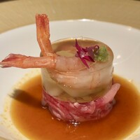 和牛焼肉 やくにく 路地裏 - 海鮮和牛炙りユッケ