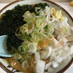 麺処 盛盛 - 汁なしカレーそば＋岩海苔＋玉ねぎトッピング、ねぎは普通＋カイエンペッパー