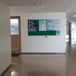 みっちゃん食堂 - ④管理棟3階  エレベーターの中から 目の前に掲示板