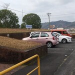 みっちゃん食堂 - ①西門目の前   お客様駐車場