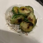 ワインとイタリア料理 141 - しらすと芽キャベツのニンニクマリネ