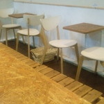 Sempre Pizza - テーブル席（荷物かごがあります）