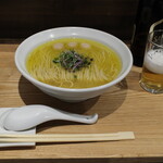 NIBOSHI MANIA - 黄ニラ煮干ソバ着丼