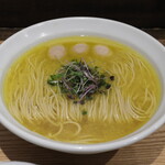 NIBOSHI MANIA - 黄ニラ煮干ソバ1100円＋うずら味玉100円