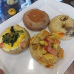 しんのすけベーグル - トレーに好きなの入れていきまーす