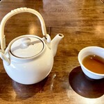 中華料理 口福 - 幅広い年代の方へ好まれそうな美味しいブレンド中国茶。お水も相談できると思われます。