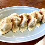 中華料理 口福 - ・ぷっくり餃子　6コ　テイクアウトもある様子！お土産に追加注文されているお客様もおみえです♬