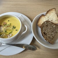 fish&wine BLUE OCEAN GRILL - セットのスープと取り放題の