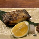魚料理専門 魚魚一 - 近海地魚の塩焼き