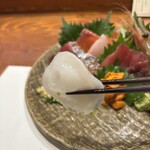 魚料理専門 魚魚一 - 刺身の盛り合わせ
      遠州灘、浜名湖の地魚