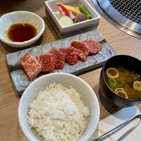 飛騨牛一頭家 馬喰一代 長良本家 - 