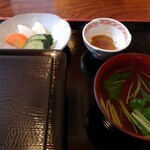 うなぎ 量深 - 鰻重、蓋オープン前