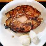 丸や - マグロ円盤（大）の塩焼き