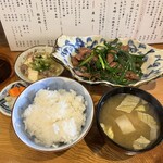 ここのつ - ☑️元祖レバーニラ炒め定食¥990！
      　※ご飯、味噌汁、小鉢、漬物付