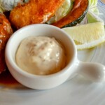 カフェ マカイ - 料理写真:ハンバーグ&エビフライのタルタルソース